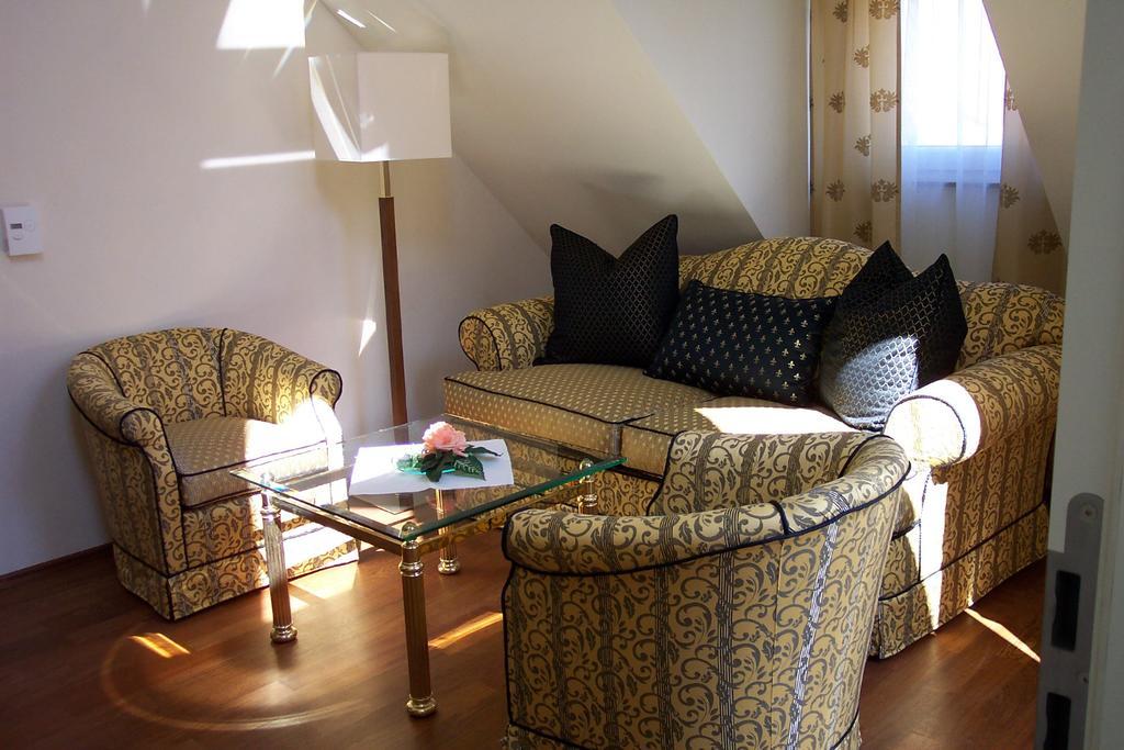 Hotel Ochsen Штутгарт Номер фото